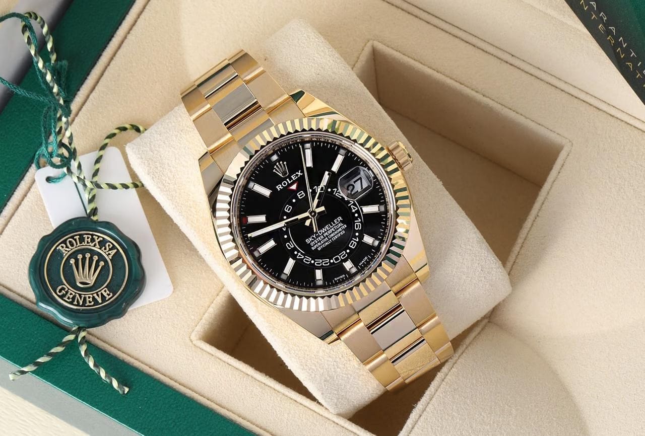 Rolex | Sky-Dweller | 326938-0004 | 42 mm | Yellow gold | Black | Automatic