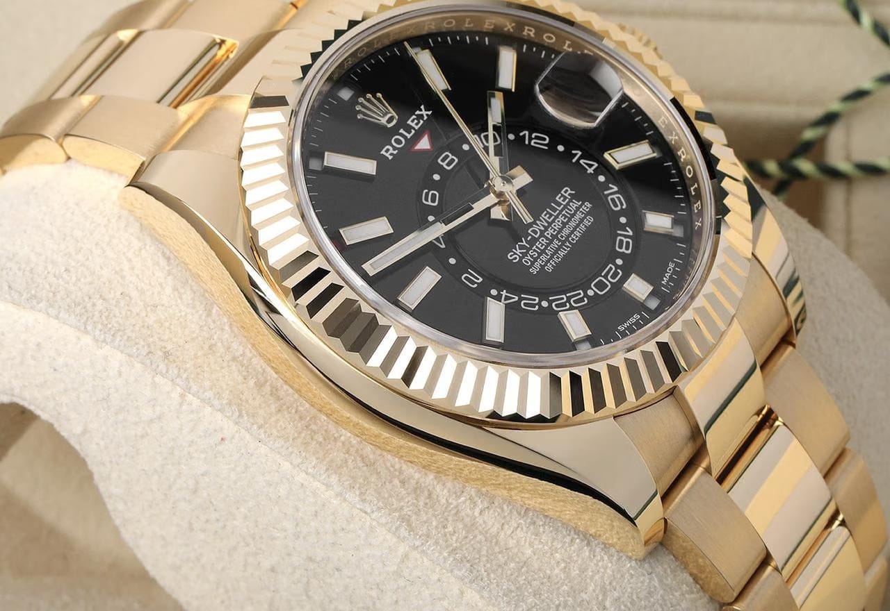 Rolex | Sky-Dweller | 326938-0004 | 42 mm | Yellow gold | Black | Automatic