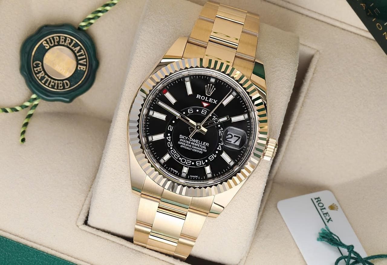 Rolex | Sky-Dweller | 326938-0004 | 42 mm | Yellow gold | Black | Automatic