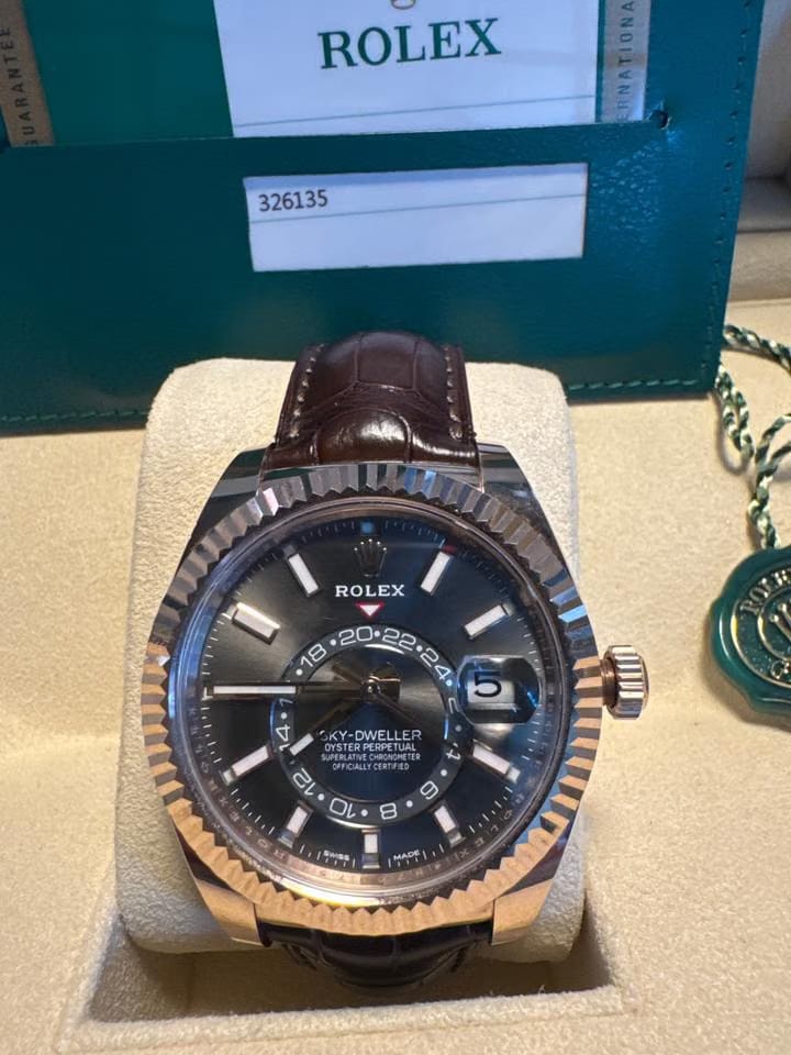 Rolex | Sky-Dweller | 326135 | Rose gold | 42 mm | Grey | Automatic