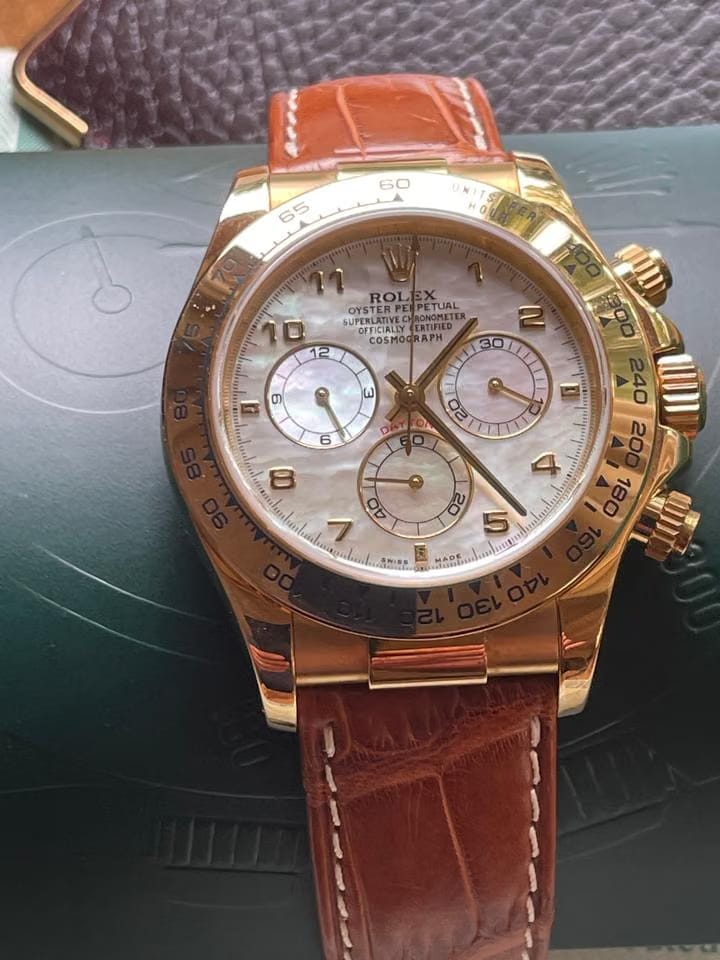Rolex | Daytona | 116518 | Yellow gold | 40 mm | Crocodile skin | Mother of pearl | Automatic
