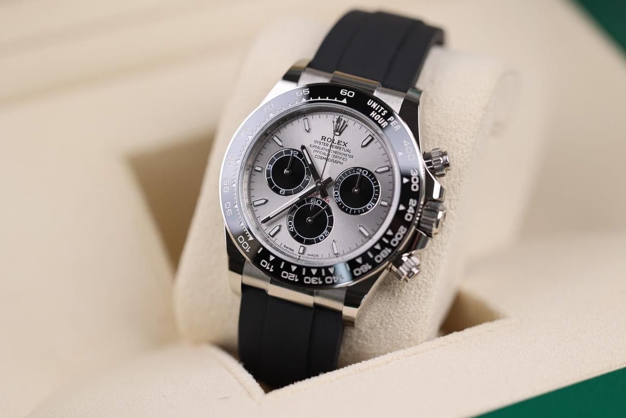 Rolex | Daytona | 126519LN-0006 | White gold | 40 mm | Rubber | Grey | Automatic
