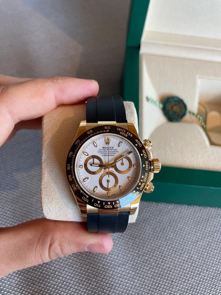 Rolex | Daytona | 116518LN | Yellow gold | 40 x 43 mm | Rubber | White | Automatic