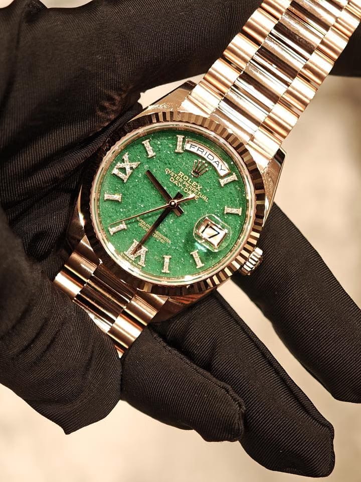 Rolex | Day-Date | 128235-0068 | Rose gold | Rose gold | Green | Automatic
