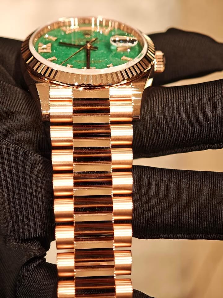 Rolex | Day-Date | 128235-0068 | Rose gold | Rose gold | Green | Automatic
