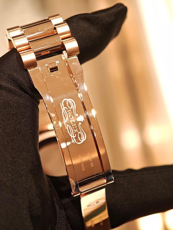 Rolex | Day-Date | 128235-0068 | Rose gold | Rose gold | Green | Automatic