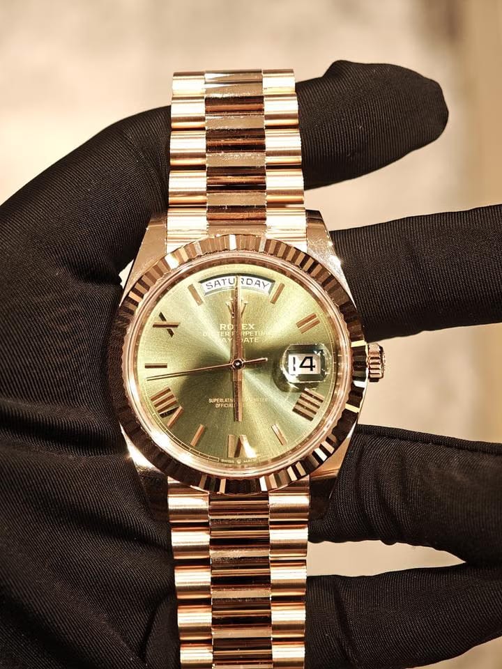 Rolex | Day-Date | 228235-0025 | Rose gold | Rose gold | Green | Automatic