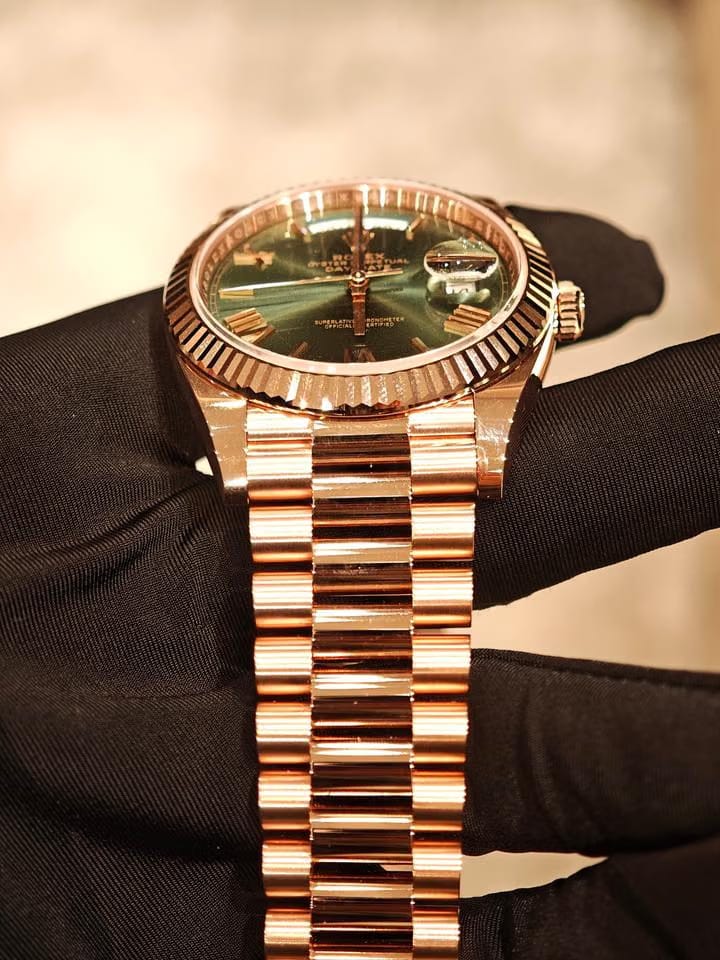 Rolex | Day-Date | 228235-0025 | Rose gold | Rose gold | Green | Automatic