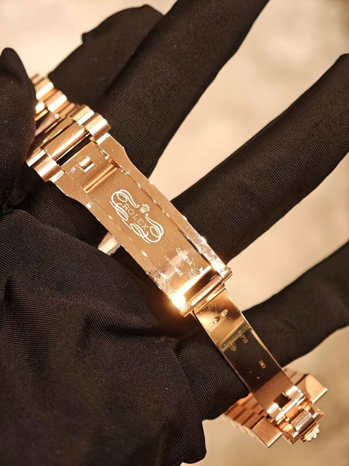Rolex | Day-Date | 228235-0025 | Rose gold | Rose gold | Green | Automatic