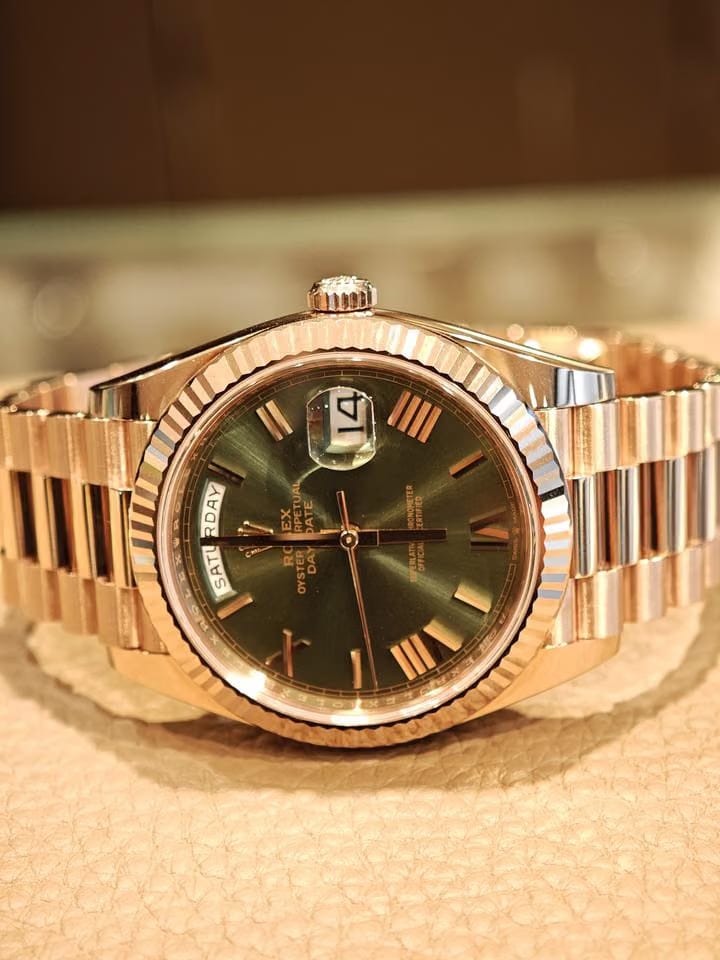 Rolex | Day-Date | 228235-0025 | Rose gold | Rose gold | Green | Automatic