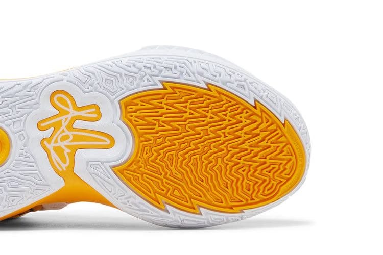 Kyrie Infinity TB University Gold