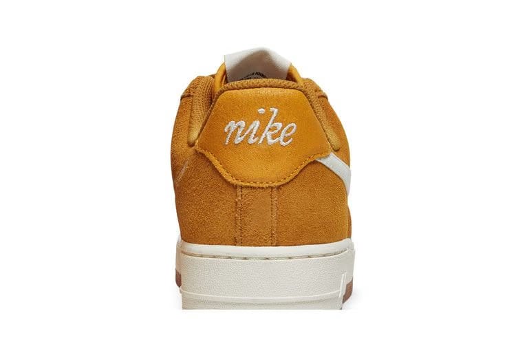 Wmns Air Force 1 '07 SE 'First Use - University Gold Gum'
