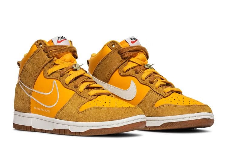 Wmns Dunk High SE 'First Use Pack - University Gold'