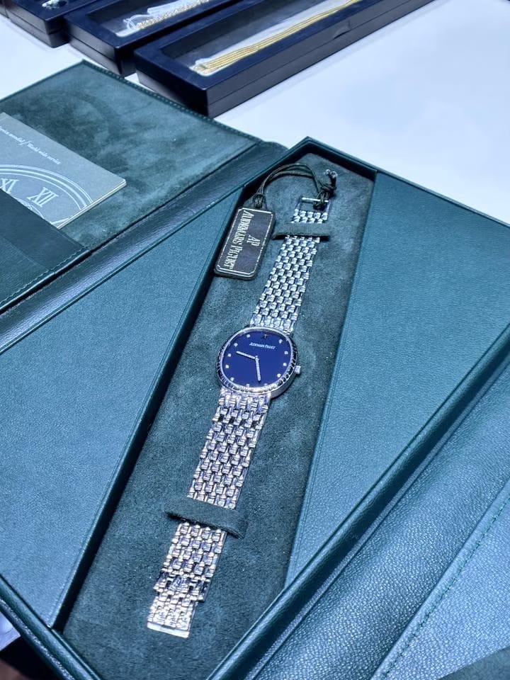 Audemars Piguet Vintage 18 K White Gold Manual Winding