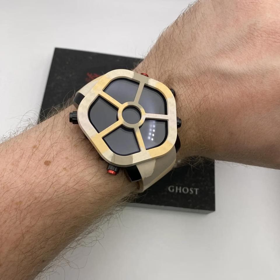 Jacob & Co.. Ghost Carbon Bezel Camouflage Quartz Mens Watch Gh100.11.Ns.Pc.Anq4 D