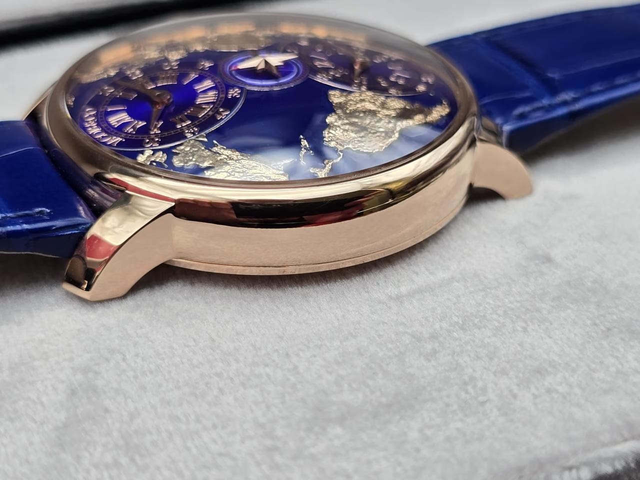 Jacob & Co.The World Is Yours 'PIECE UNIQUE' DT100.40.AA.AE.A Dual Time Zone 43mm Unworn/New Condition Full Set 2024 VAT Included