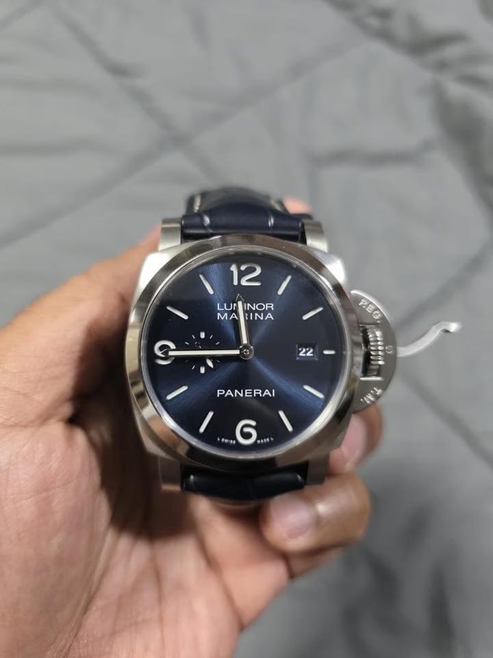 Panerai Luminor Marina comes with extra strap