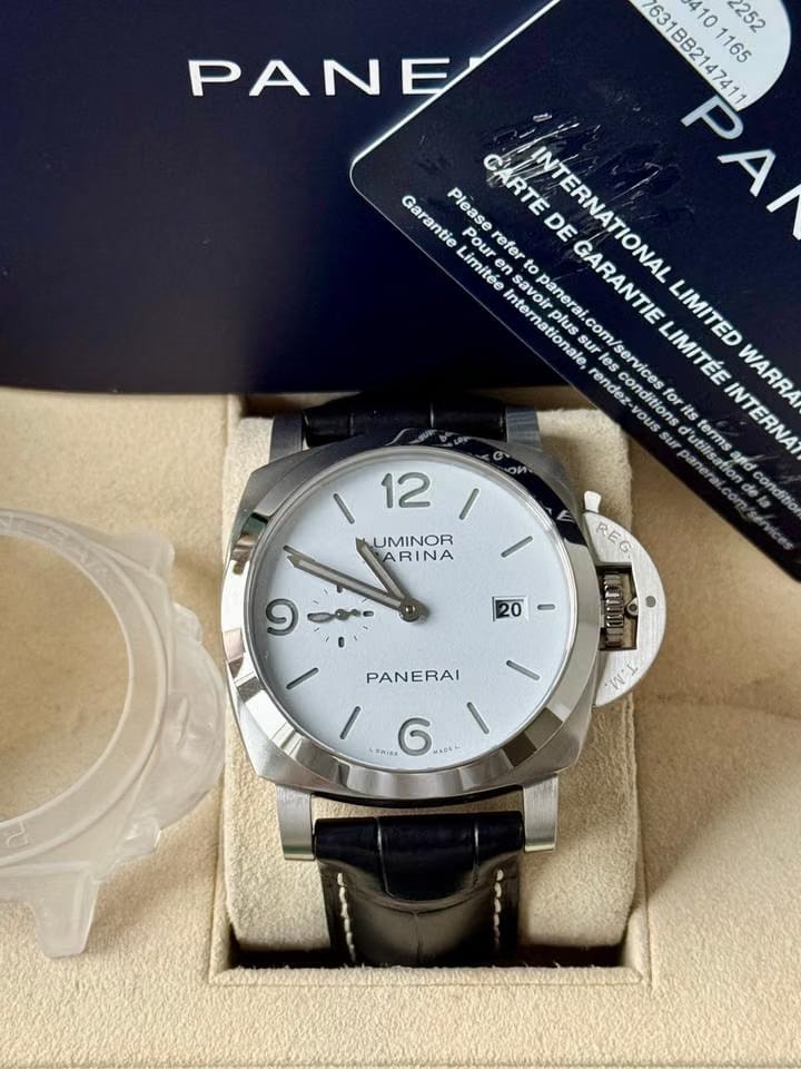 Panerai Luminor Marina Unworn from 12-2025 two straps