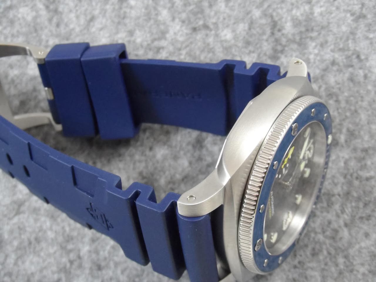 Panerai Submersible Quarantaquattro Mike Horn Pam01676 Full Sett