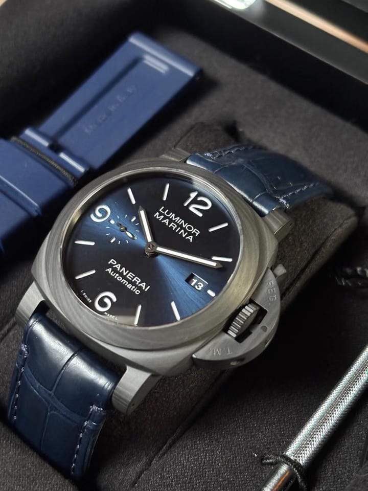Panerai Luminor Marina Carbotech Blu Notte 44mm Full-set neu und ungetragen Limited Edition X/500