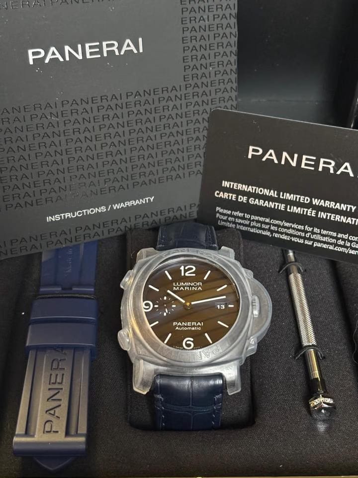 Panerai Luminor Marina Carbotech Blu Notte 44mm Full-set neu und ungetragen Limited Edition X/500