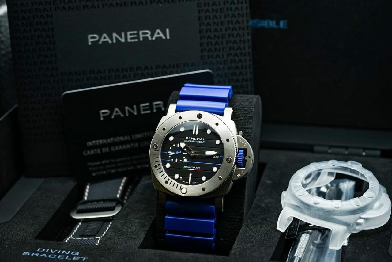 Panerai Paltrinieri Edition 47mm Limited black dial blue strap 47 PAM01162