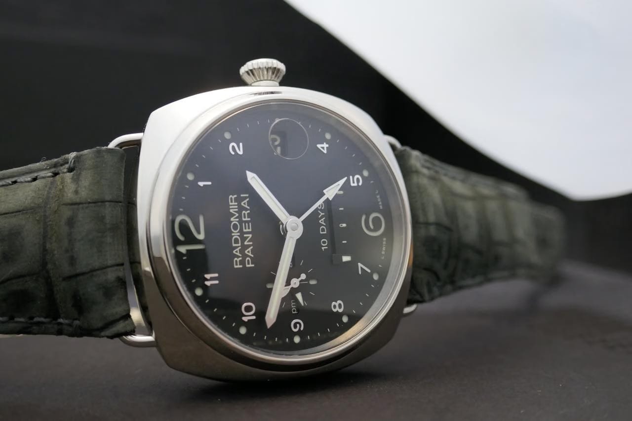 Panerai Radiomir 10 Days GMT 45mm PAM 496 Special Editions Limited Edition of 250 pieces.