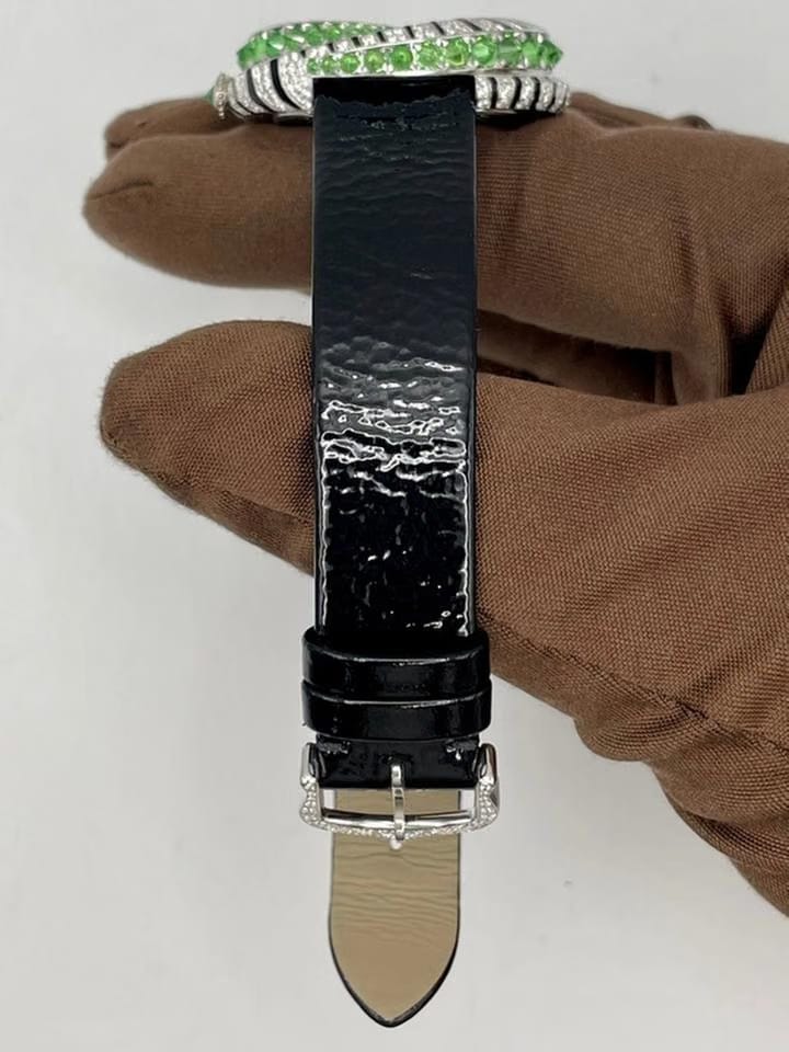 Cartier2024 Cartier Animal Jewelry Watch Pebble 36 x 33mm White Gold CRHPI01617