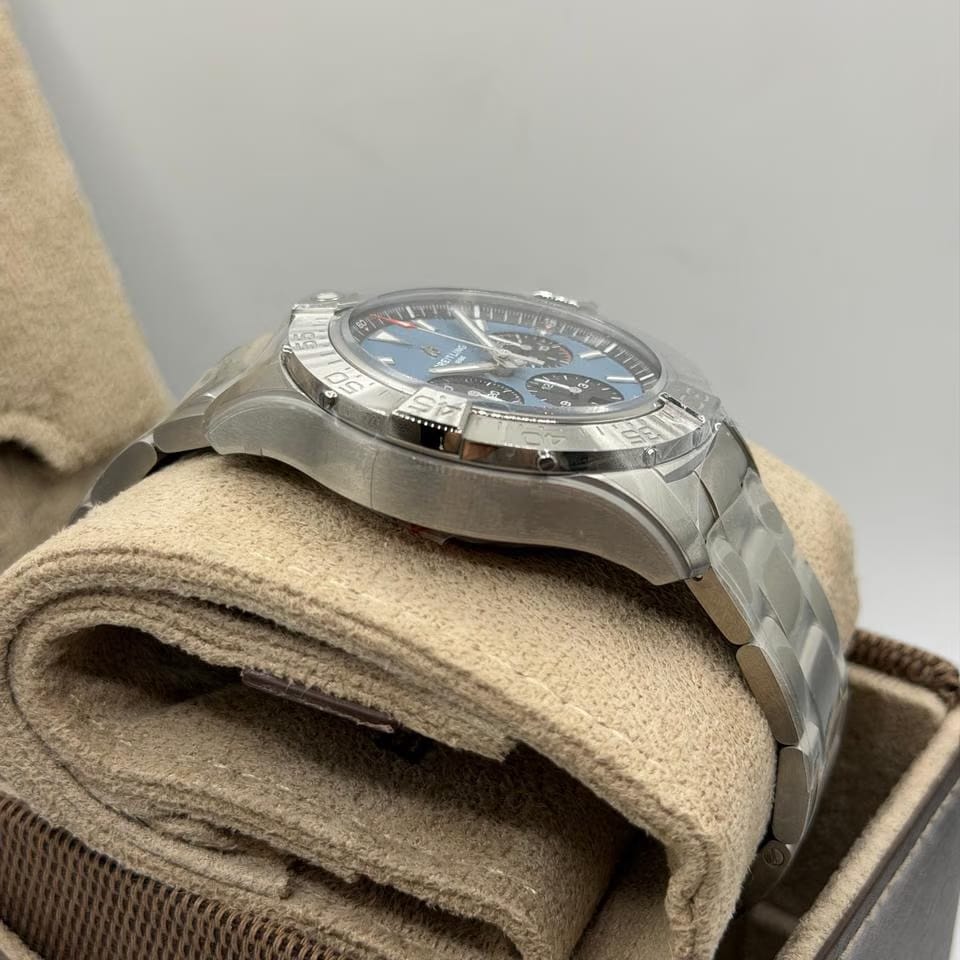 Breitling Avenger