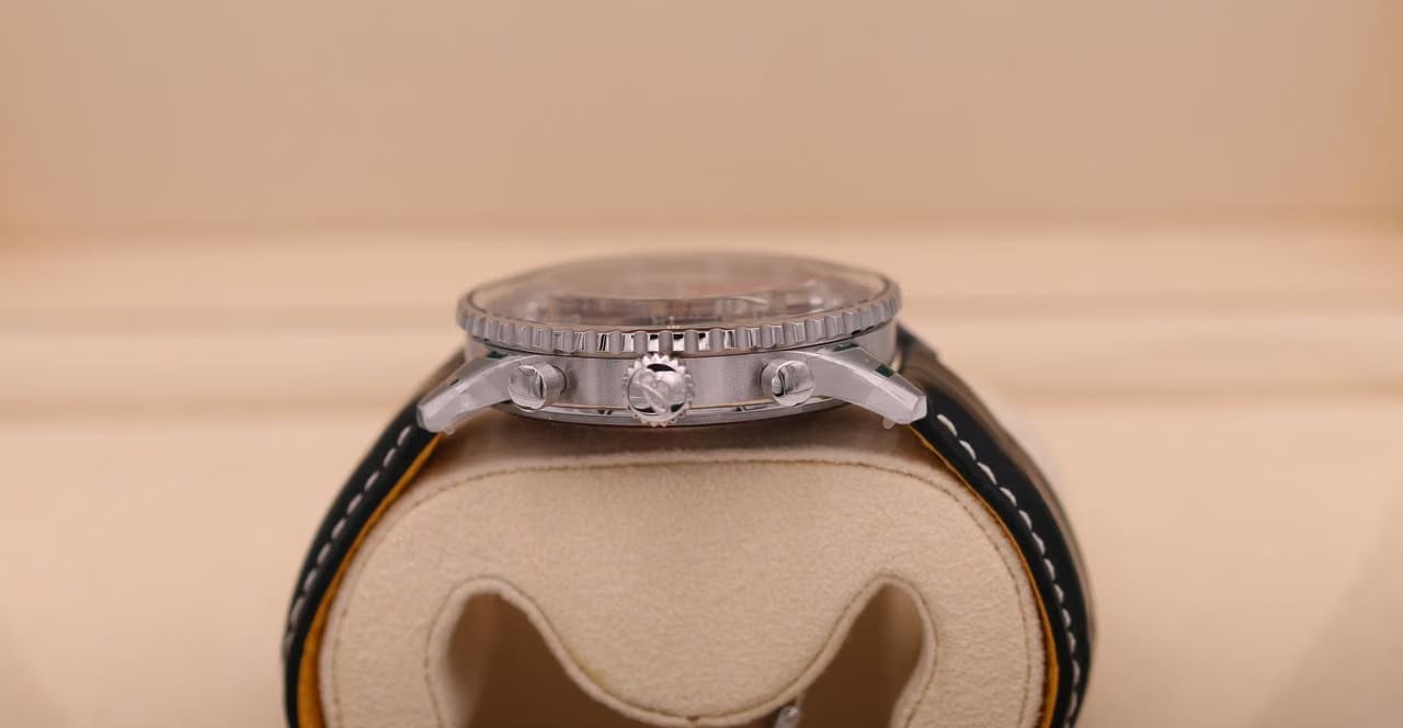 Breitling Navitimer