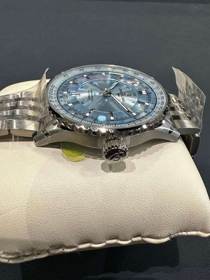 Breitling Navitimer