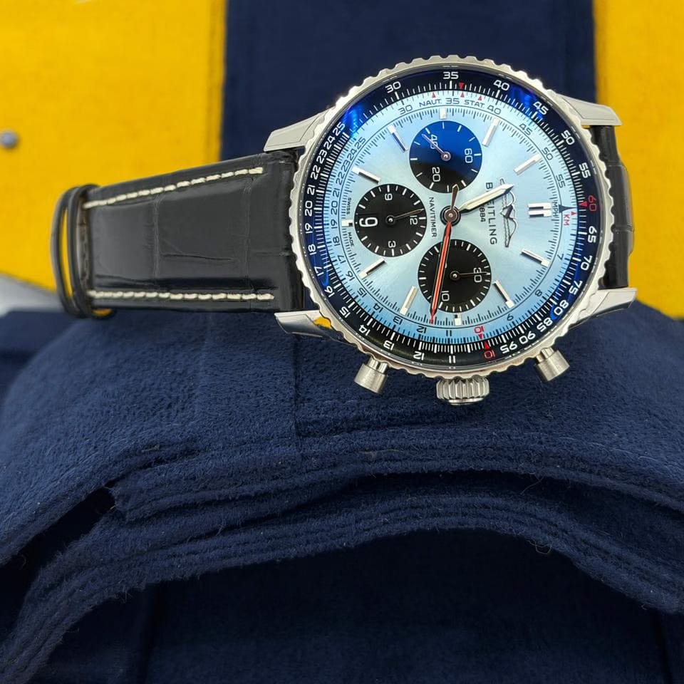 Breitling Navitimer 1 B01 Chronograph UNWORN 2025 Navitimer B01 Chronograph 43 AB0138241 C1 P1 box & papers