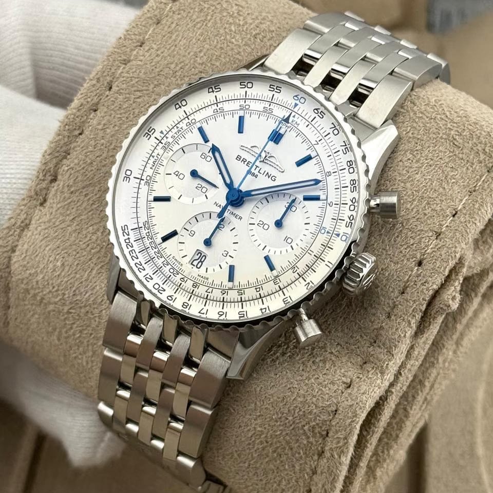 Breitling Navitimer