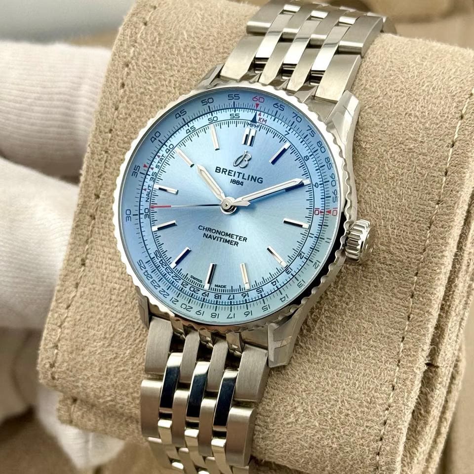 Breitling Navitimer