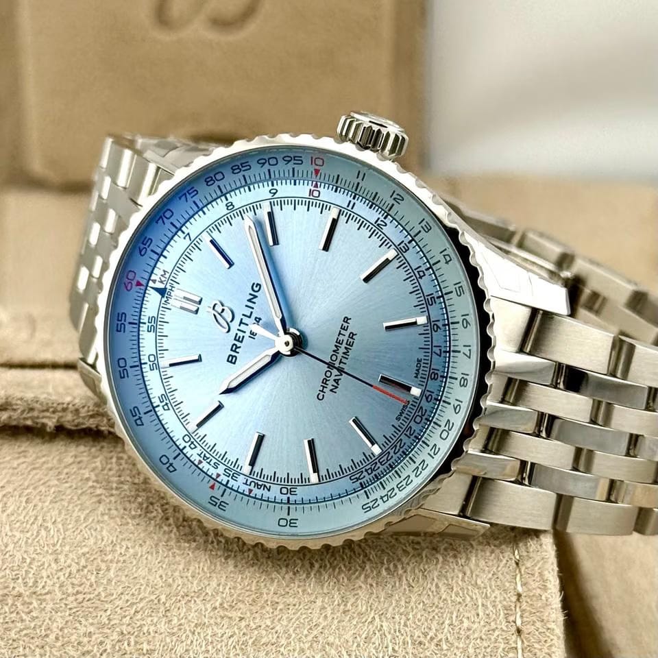 Breitling Navitimer
