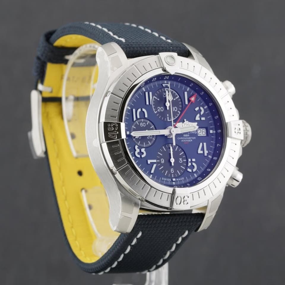 Breitling Avenger Chronograph Gmt 45 Blue Full set | UNWORN | 12/2022