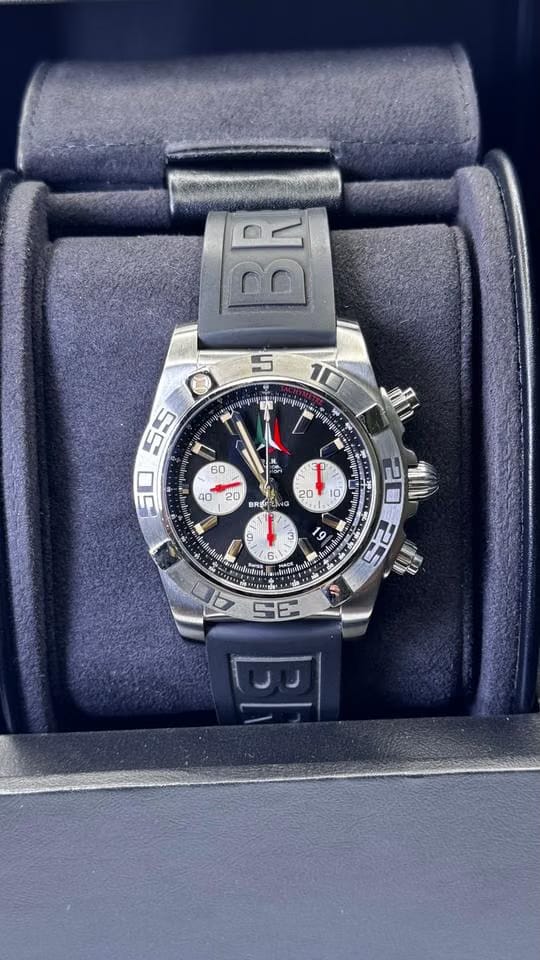 Breitling Chronomat 44 Frecce - AB01104 D/BC62 - LIMITED + DISCONTINUED Edition
