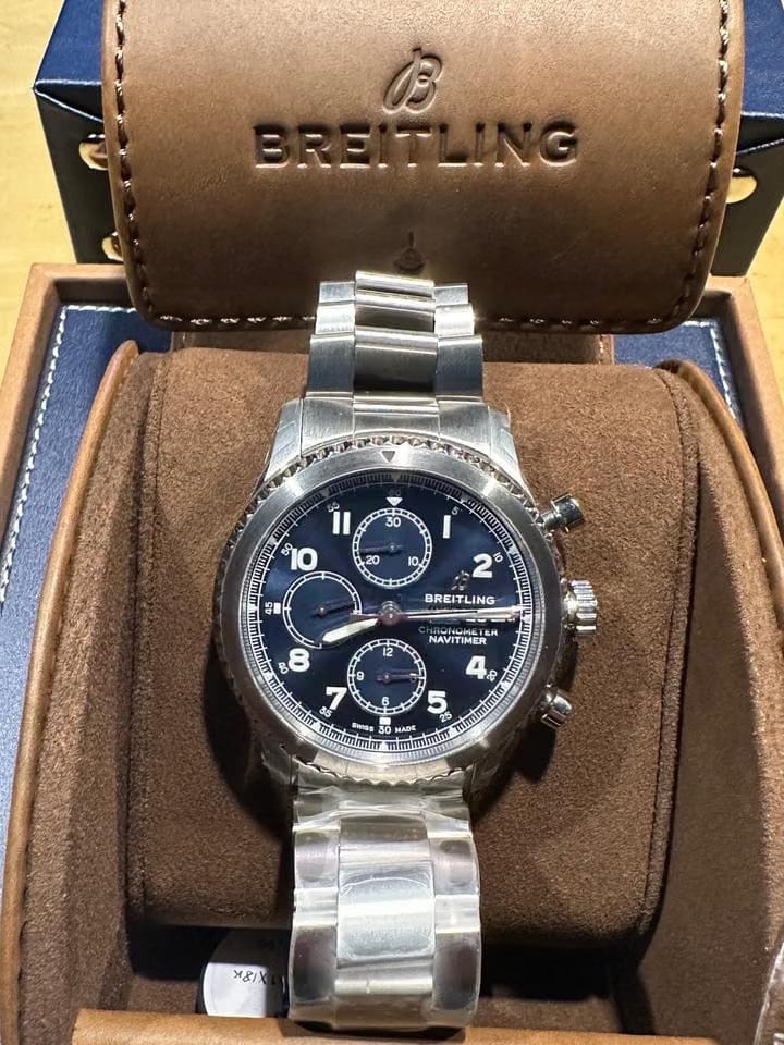 Breitling Navitimer