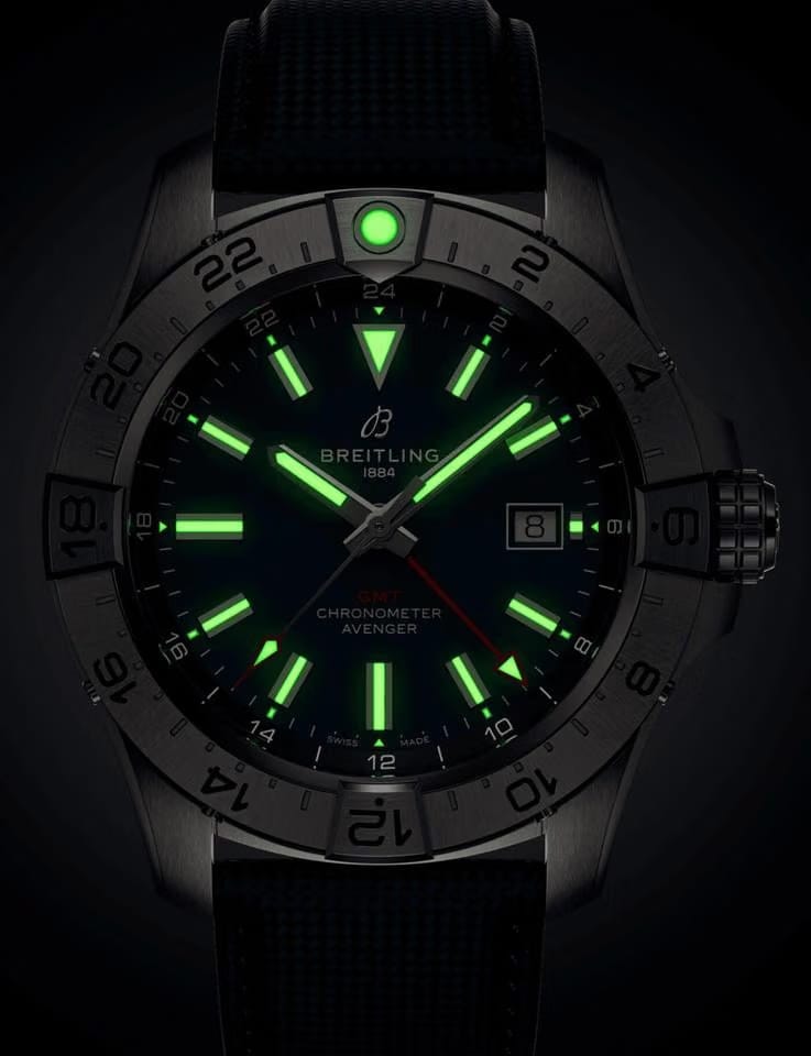 Breitling Avenger Automatic GMT 44 A32320101 C1 X1