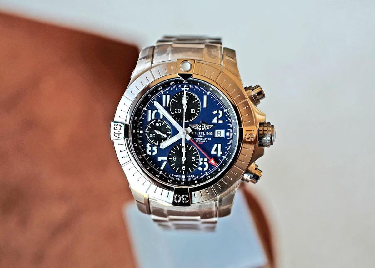 Breitling Avenger Chronograph GMT 45 Blue Panda Ref. A24315101 C1 A1