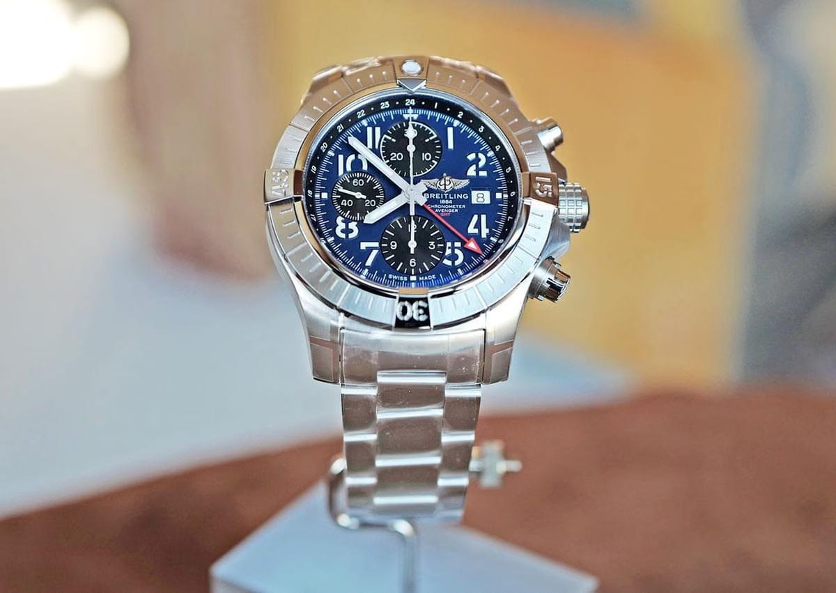 Breitling Avenger Chronograph GMT 45 Blue Panda Ref. A24315101 C1 A1