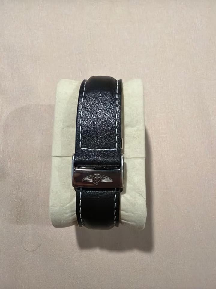 Breitling Navitimer A23322-011