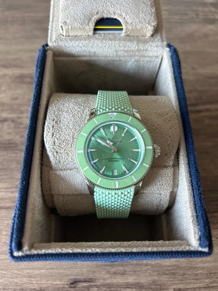 Breitling Superocean 36automatic 36 Boîte papiers jamais portée