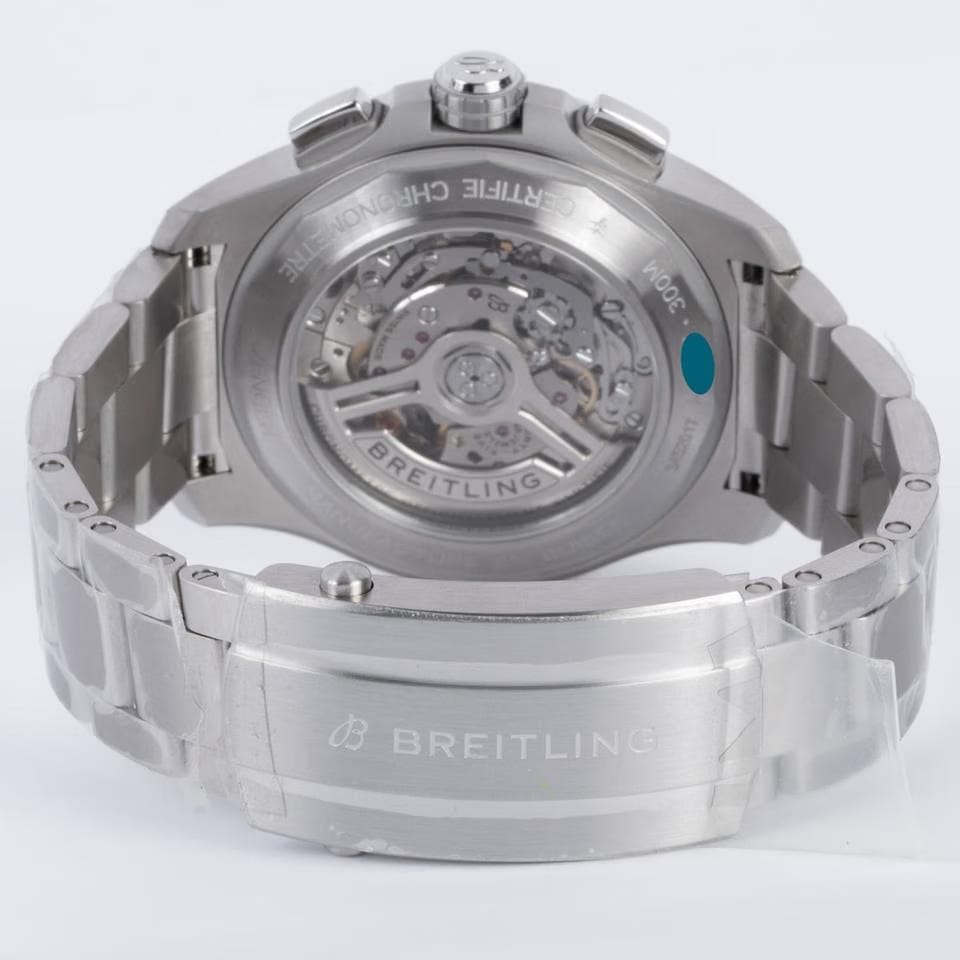 Breitling Avenger B01 Chronograph 44 NEW Full Set AB0147101 L1 A1 Steel 44mm