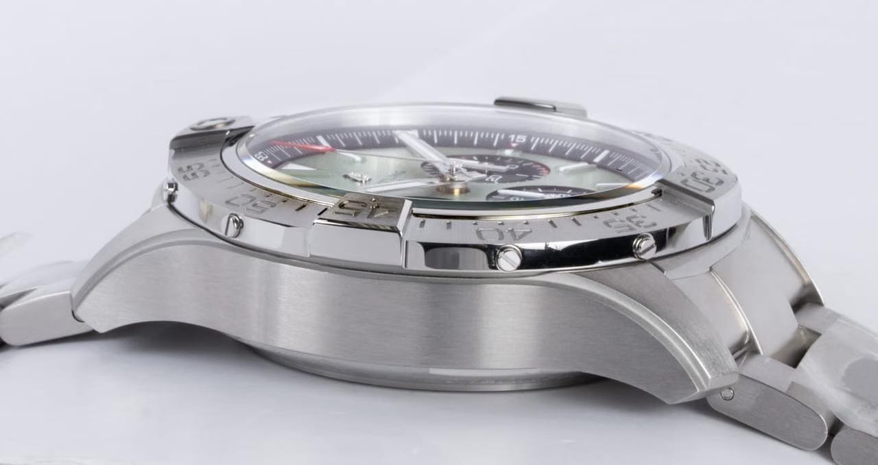 Breitling Avenger B01 Chronograph 44 NEW Full Set AB0147101 L1 A1 Steel 44mm
