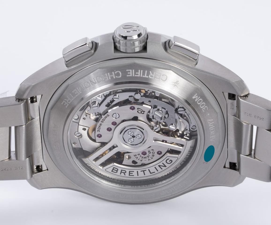 Breitling Avenger B01 Chronograph 44 NEW Full Set AB0147101 L1 A1 Steel 44mm