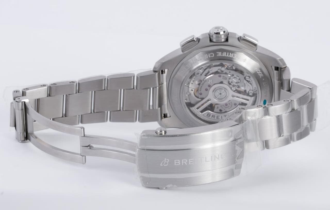 Breitling Avenger B01 Chronograph 44 NEW Full Set AB0147101 L1 A1 Steel 44mm