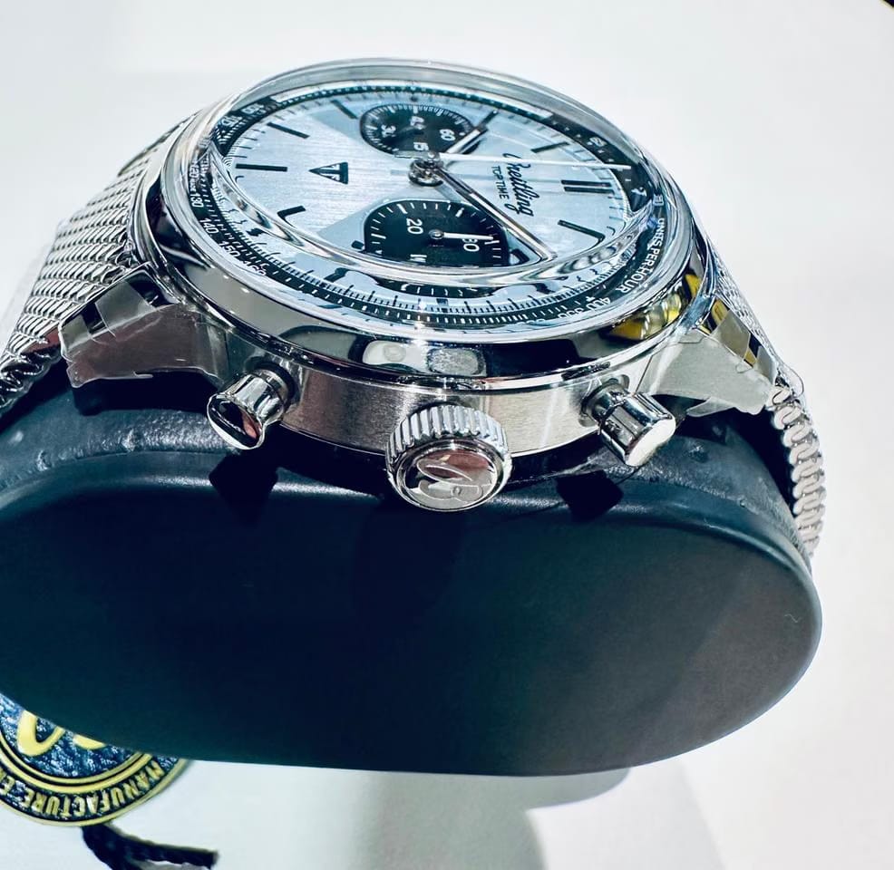 Breitling Top Time Ungetragene Top Time B01 Triumph Full Set