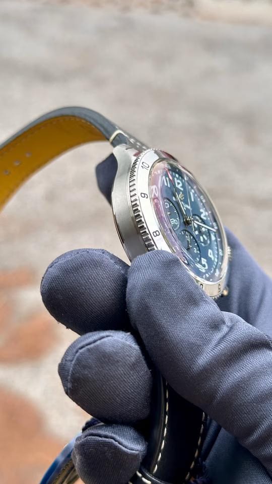 Breitling Super Avi B04 Chronograph Gmt Tribute To Vought