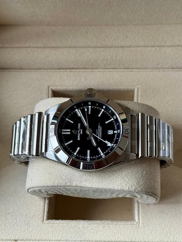 Breitling Chronomat GMT40 las Vegas raiders NFL ref A32398 B91 B1 A1 A32398 B91 B1 A1 unworn full set